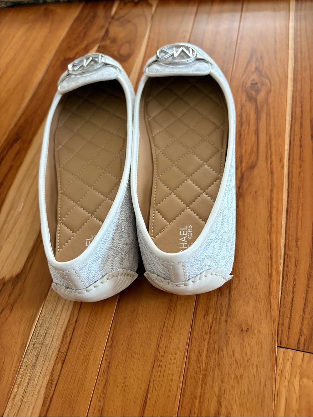Michael Kors Womens Lillie Flats Shoes Moccasins White Size 9M - Picture 4 of 5